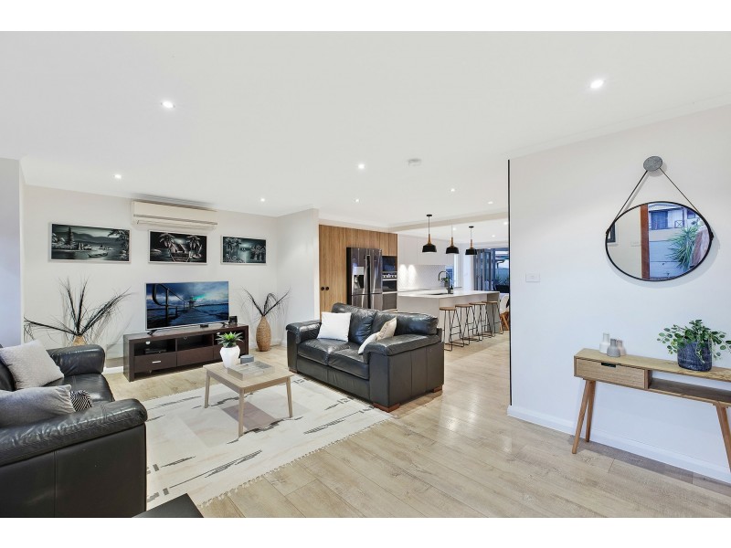 26 Hume Boulevard, Killarney Vale NSW 2261