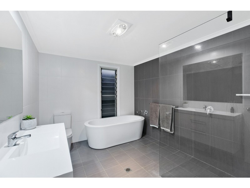 26 Hume Boulevard, Killarney Vale NSW 2261