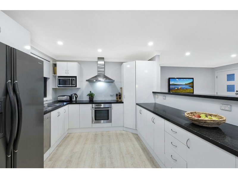 73 Brooke Avenue, Killarney Vale NSW 2261