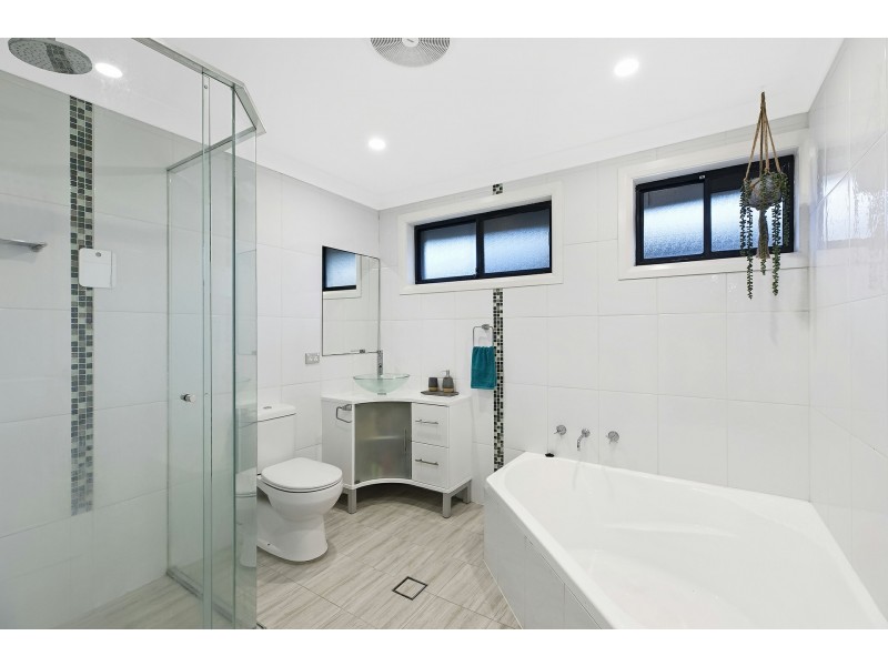 73 Brooke Avenue, Killarney Vale NSW 2261