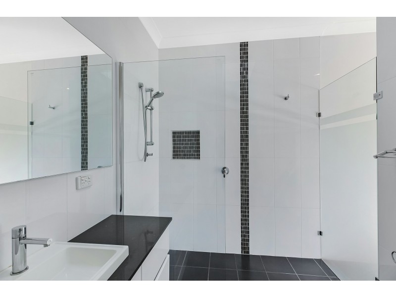 7 Lucinda Ave, Killarney Vale NSW 2261