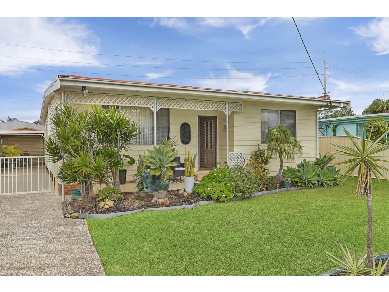 22 Kathleen White Crescent, Killarney Vale NSW 2261