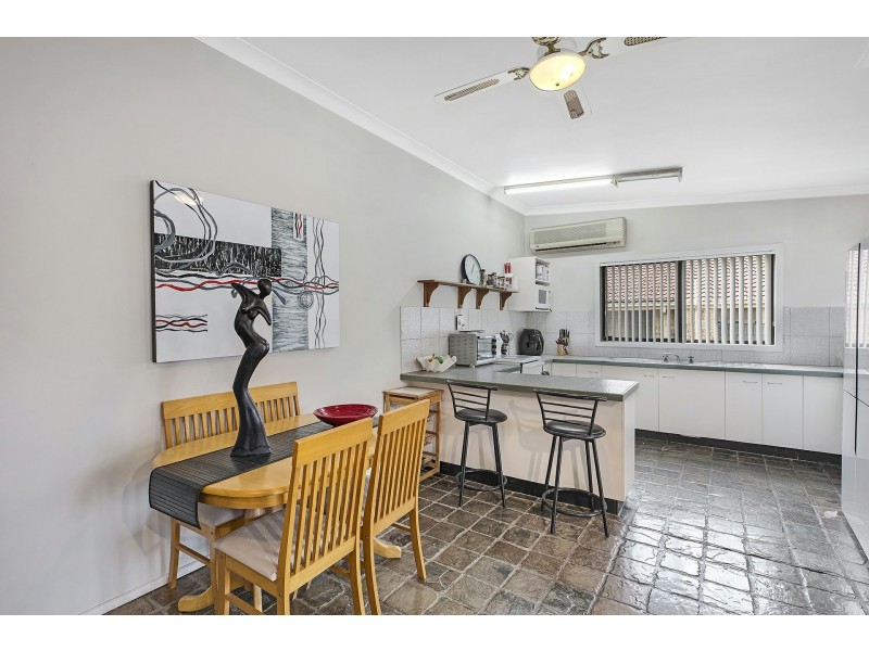 22 Kathleen White Crescent, Killarney Vale NSW 2261