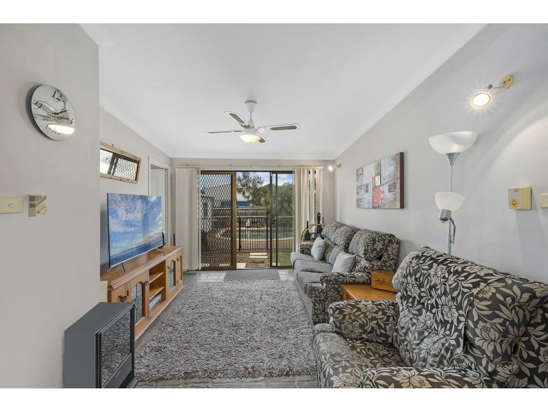 22 Kathleen White Crescent, Killarney Vale NSW 2261