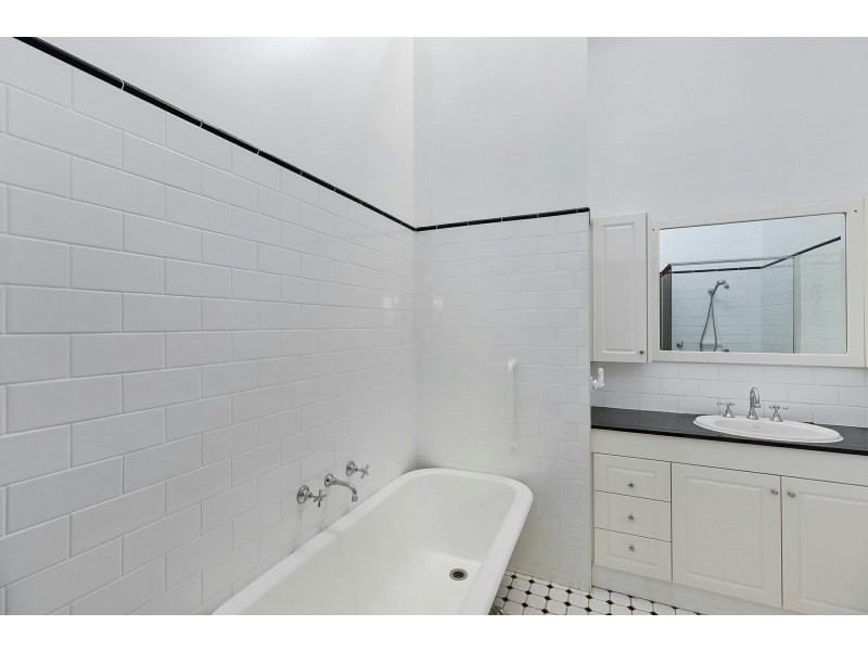 5 Ronda Close, Berkeley Vale NSW 2261