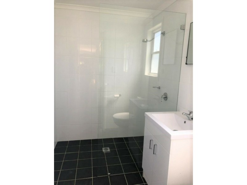 64A Kingsford Smith Dr, Berkeley Vale NSW 2261