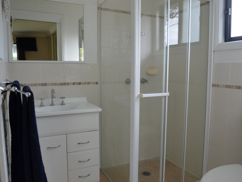 26 Blenheim Ave, Berkeley Vale NSW 2261