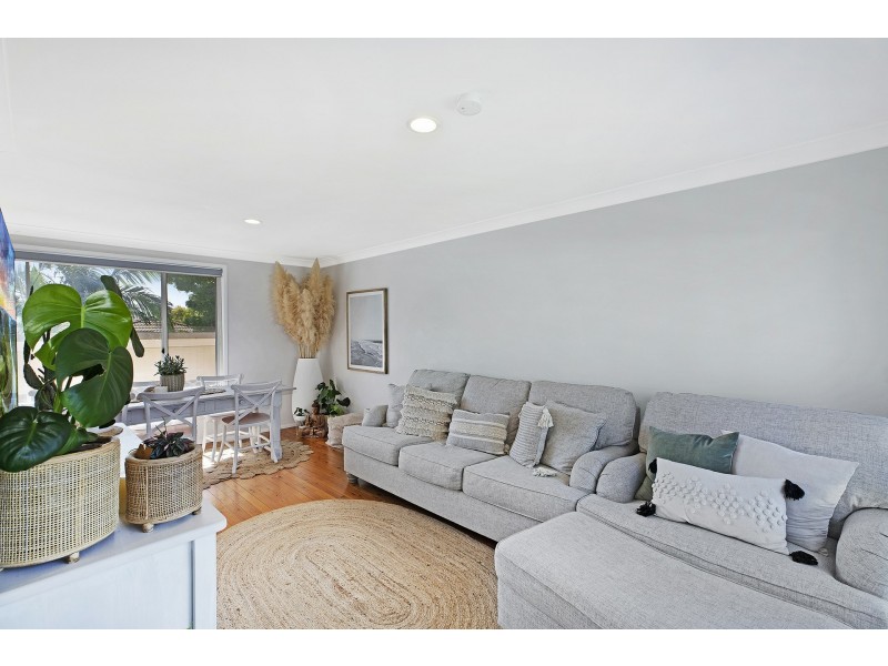 19 Premier Way, Bateau Bay NSW 2261