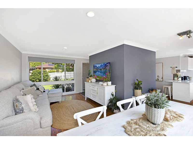 19 Premier Way, Bateau Bay NSW 2261