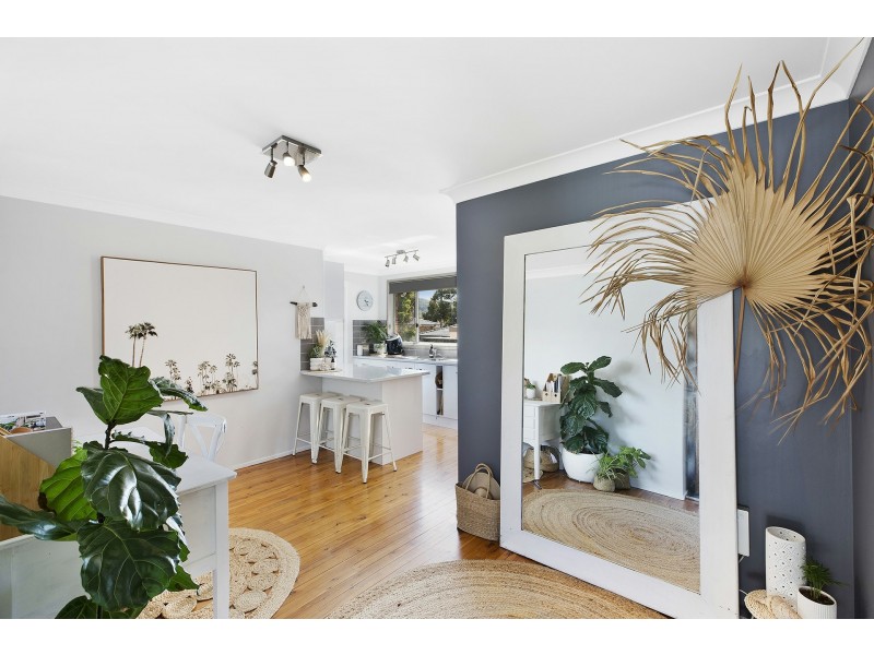 19 Premier Way, Bateau Bay NSW 2261