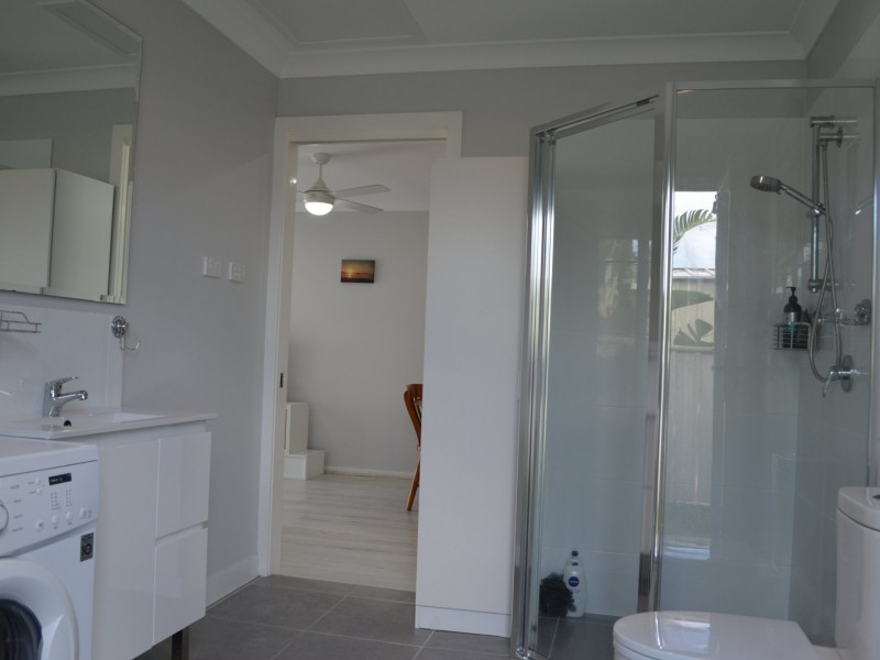 8a Cook Road, Killarney Vale NSW 2261