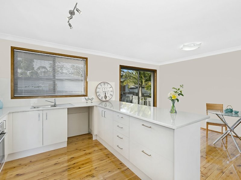 42 Seawind Terrace, Berkeley Vale NSW 2261