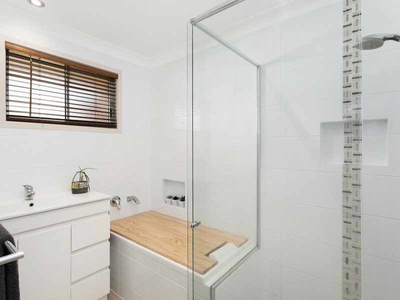 42 Robertson Road, Killarney Vale NSW 2261