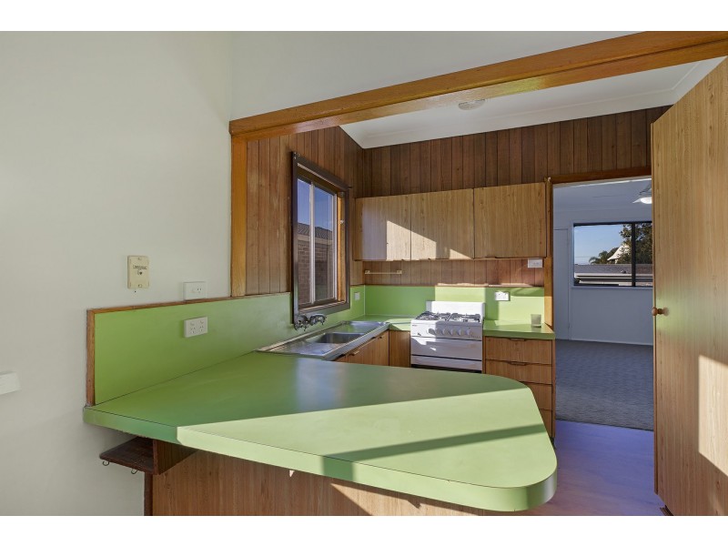 17 Vena Avenue, Gorokan NSW 2263