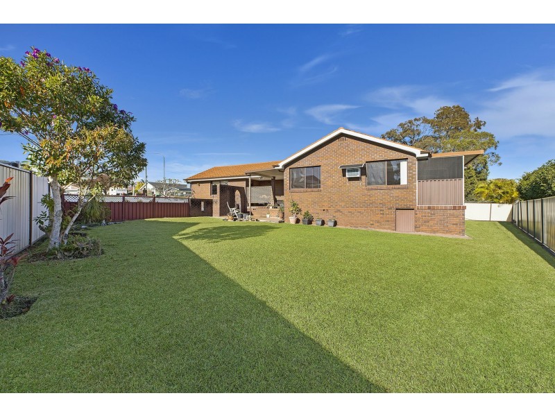 8 Waikiki Close, Killarney Vale NSW 2261