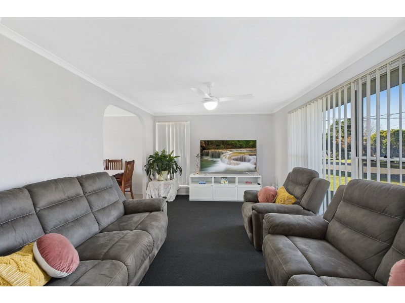 24 Sierra Avenue, Bateau Bay NSW 2261