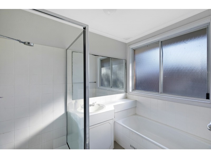 24 Sierra Avenue, Bateau Bay NSW 2261