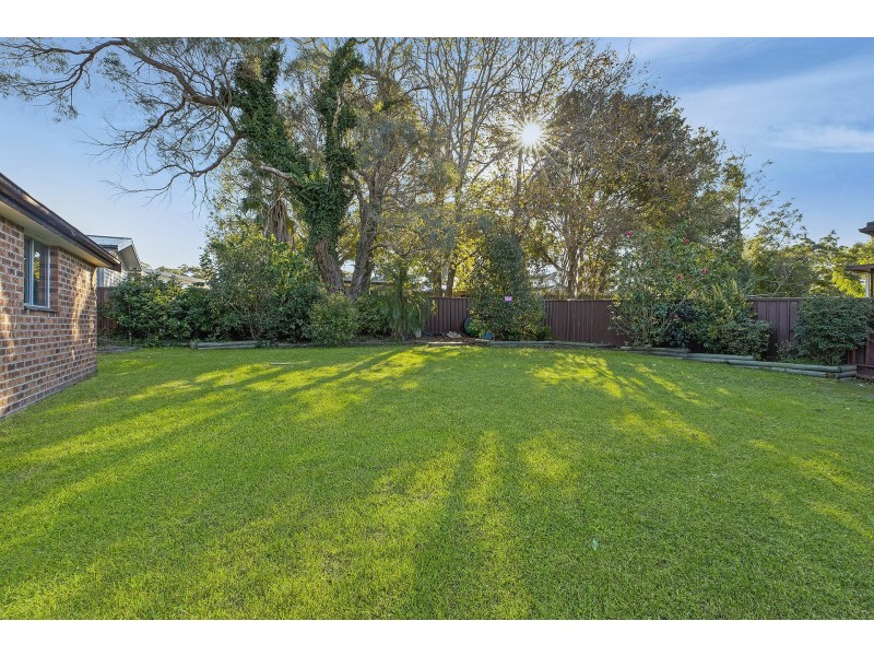 24 Sierra Avenue, Bateau Bay NSW 2261