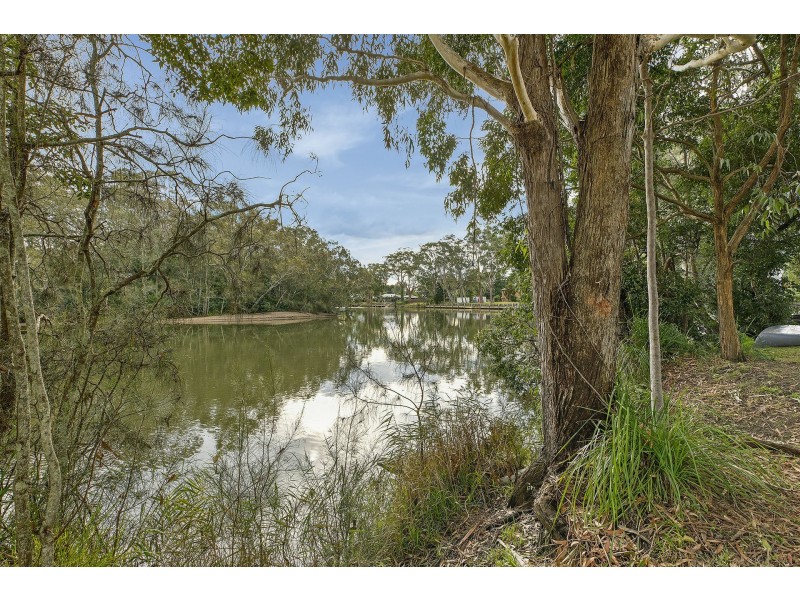 8 Riverview Drive, Wyong NSW 2259