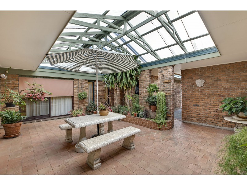 8 Riverview Drive, Wyong NSW 2259