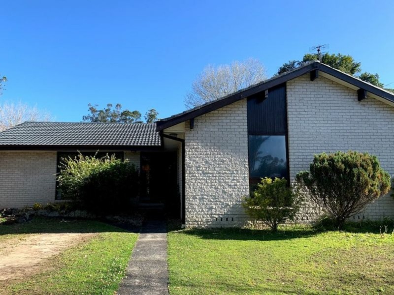 1 Bayline Drive, Point Clare NSW 2250