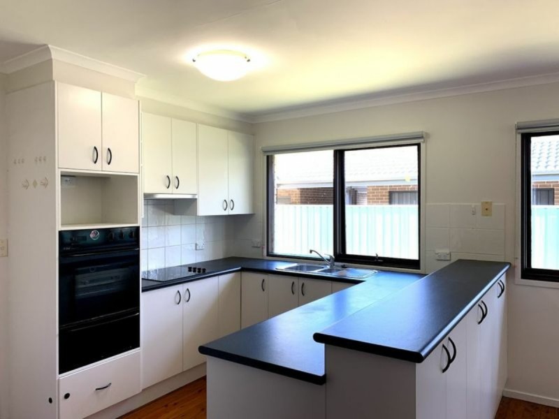 1 Bayline Drive, Point Clare NSW 2250