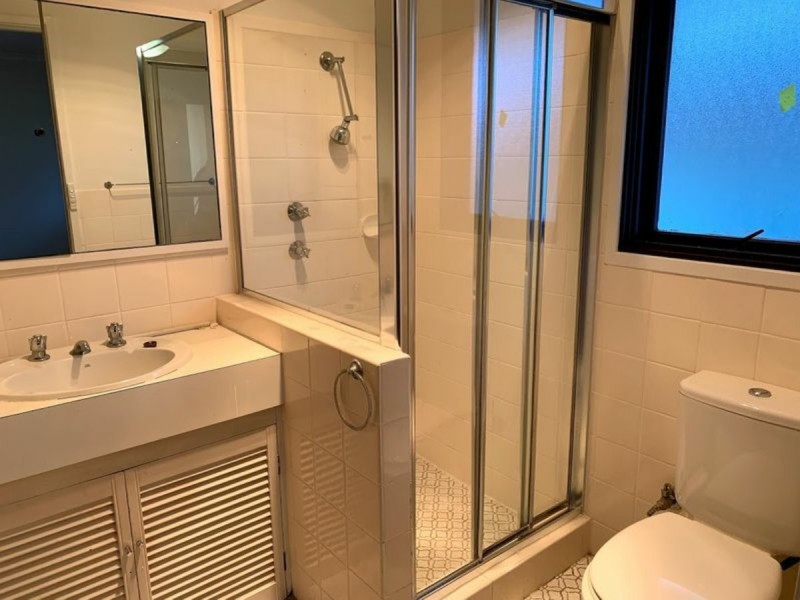 1 Bayline Drive, Point Clare NSW 2250