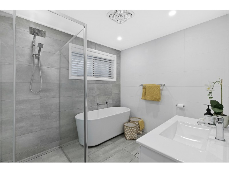 8 Torres Street, Killarney Vale NSW 2261