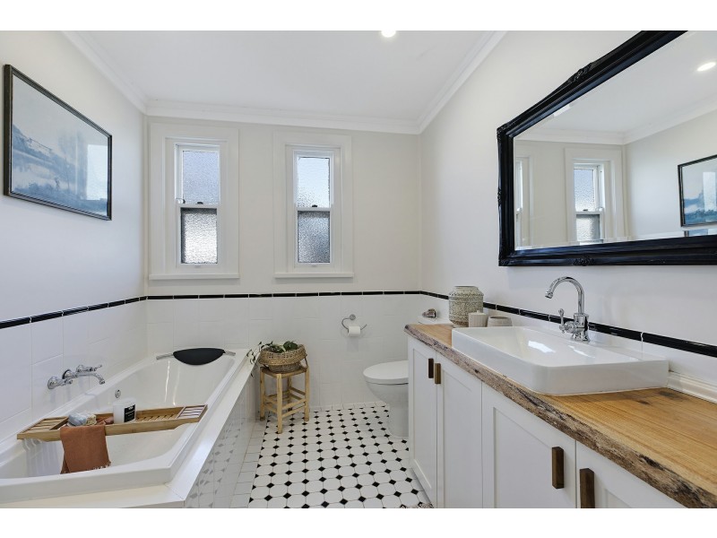 22 Lucinda Avenue, Killarney Vale NSW 2261