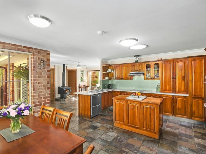 6 Roxburgh Close, Glenning Valley NSW 2261