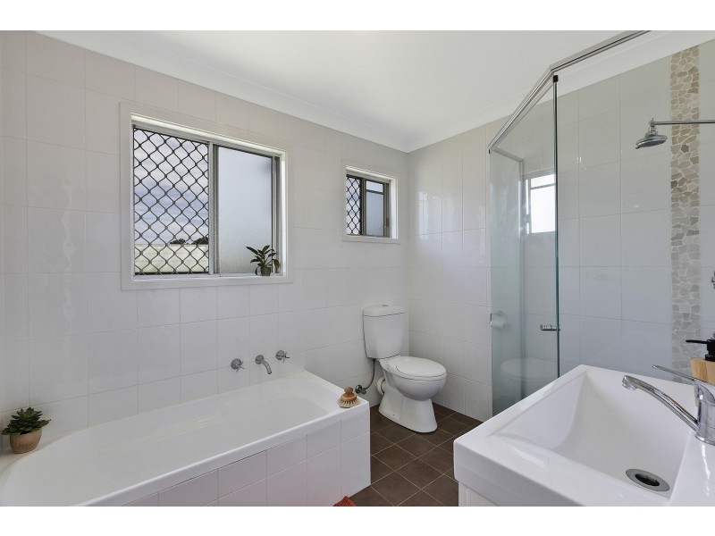 6 Adelaide Street, Killarney Vale NSW 2261