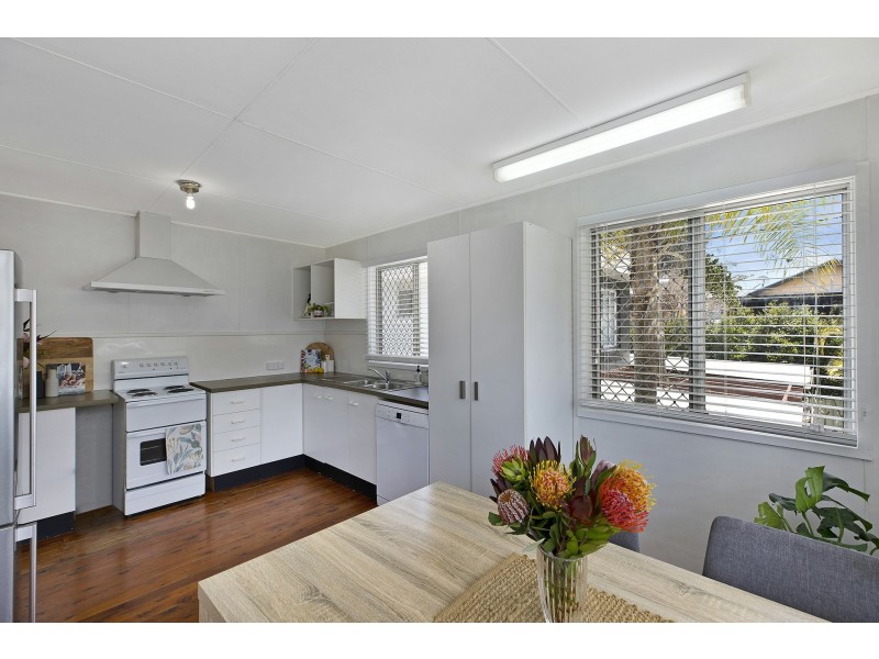 6 Adelaide Street, Killarney Vale NSW 2261