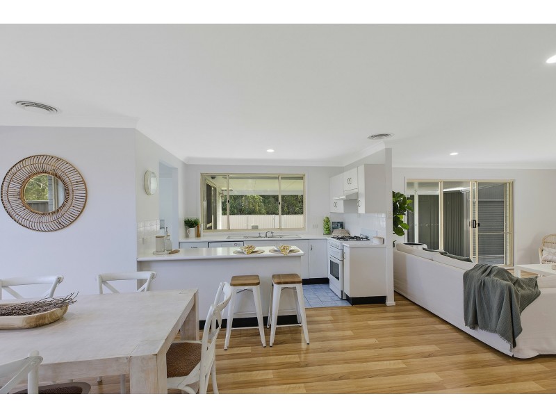 15 Vaughan Close, Killarney Vale NSW 2261