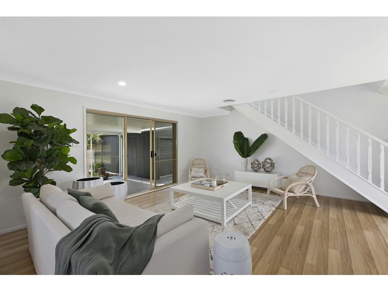 15 Vaughan Close, Killarney Vale NSW 2261