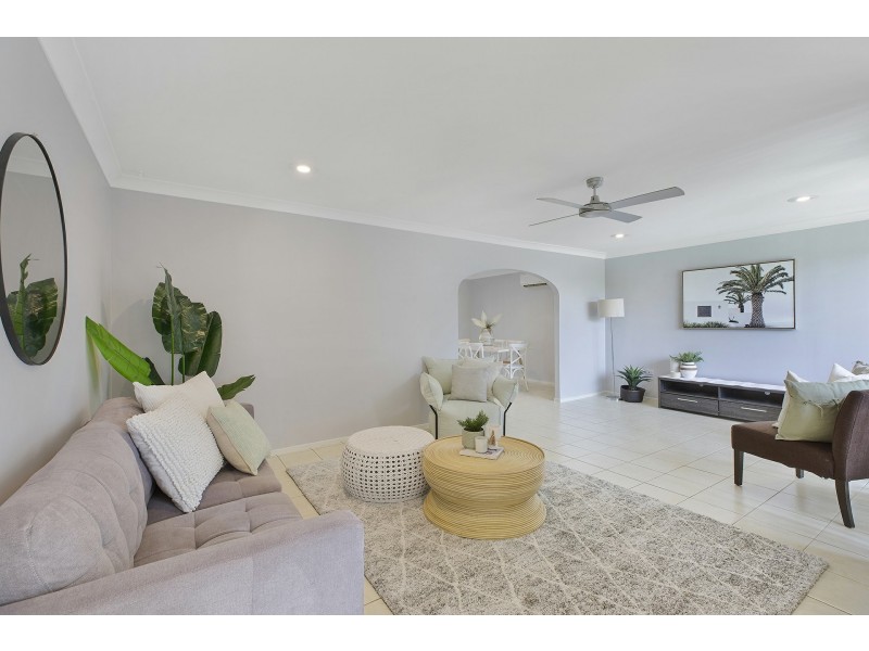 9 Esther Close, Gorokan NSW 2263