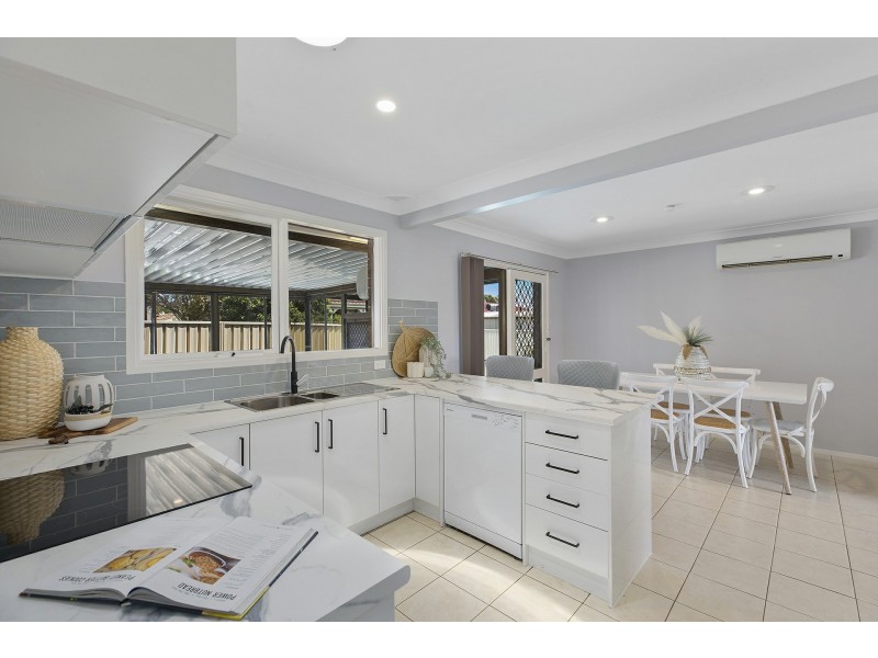 9 Esther Close, Gorokan NSW 2263