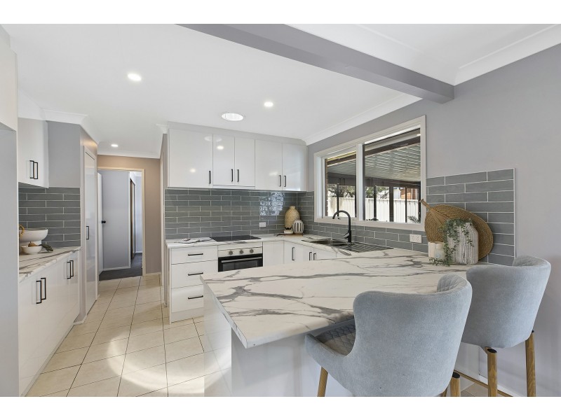 9 Esther Close, Gorokan NSW 2263