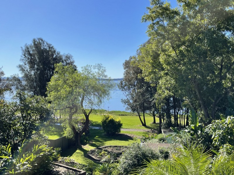19 Trelawney Street, Killarney Vale NSW 2261