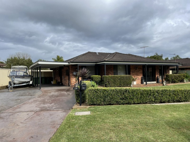 29 Murrumbidgee Crescent, Bateau Bay NSW 2261