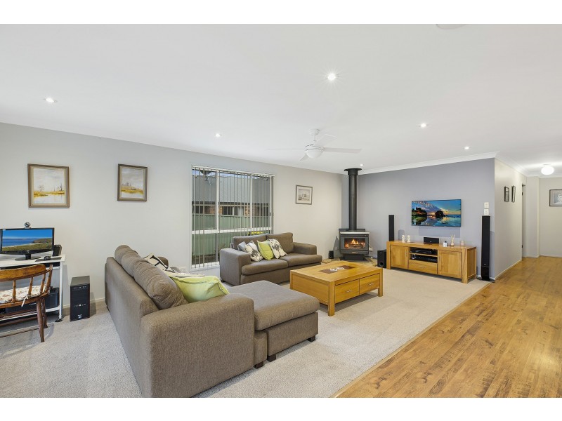 81 Hume Boulevard, Killarney Vale NSW 2261