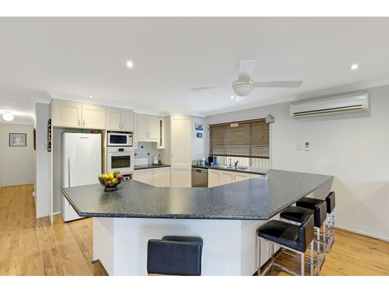 81 Hume Boulevard, Killarney Vale NSW 2261