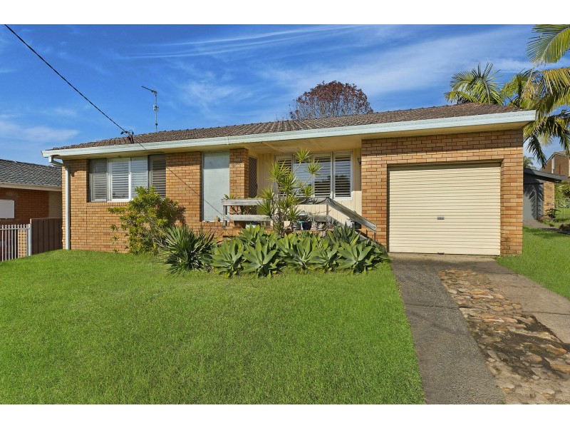 18 Cuthbert Road, Killarney Vale NSW 2261