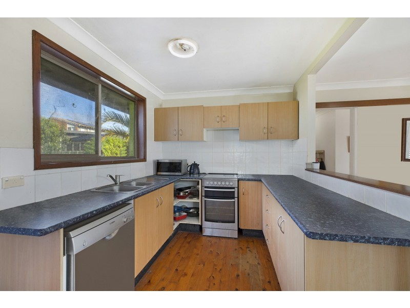 18 Cuthbert Road, Killarney Vale NSW 2261
