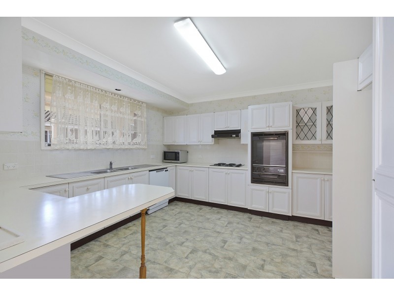 4 Naelcm Avenue, Killarney Vale NSW 2261