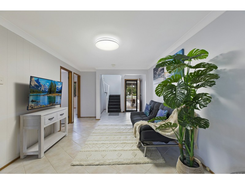 140 Lakedge Ave, Berkeley Vale NSW 2261