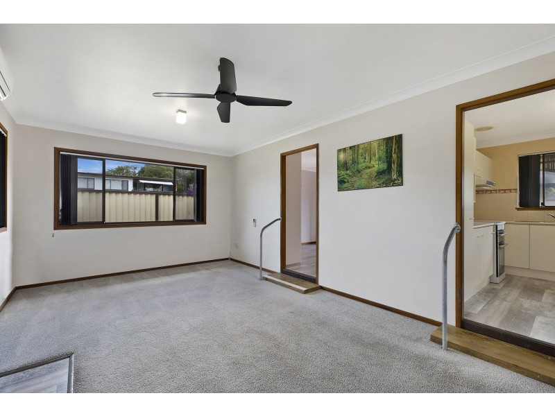 140 Lakedge Ave, Berkeley Vale NSW 2261