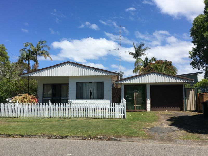 1 Sunshine Avenue, Chittaway Point NSW 2261