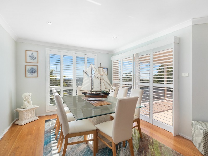 2 Seaspray Close, Bateau Bay NSW 2261