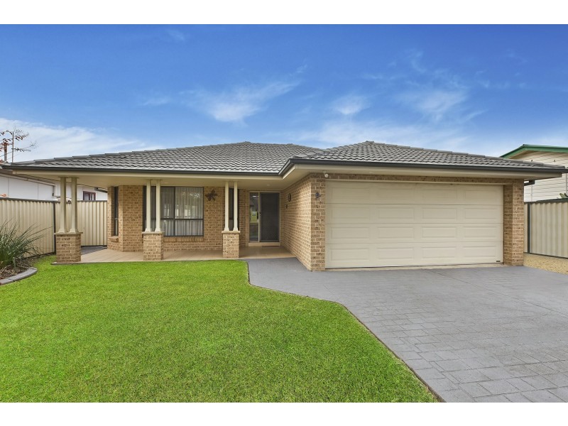 6 Brooke Avenue, Killarney Vale NSW 2261