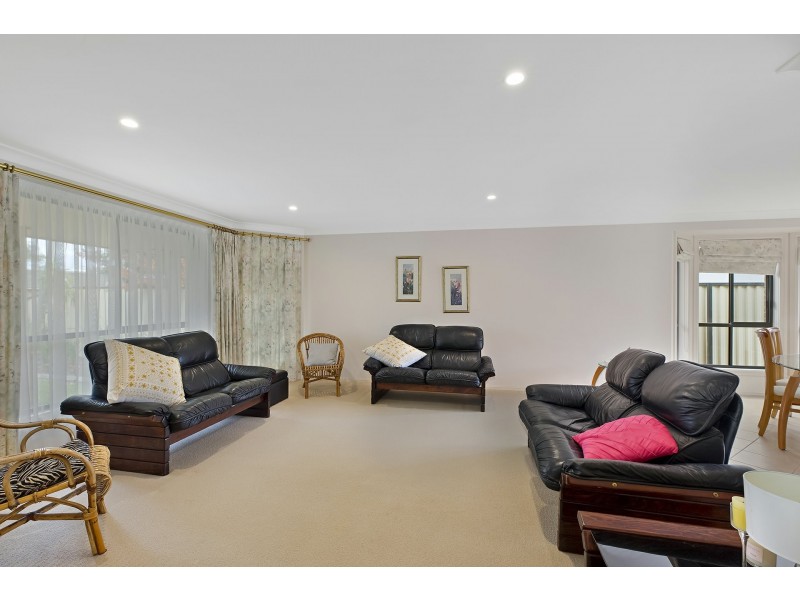 6 Brooke Avenue, Killarney Vale NSW 2261